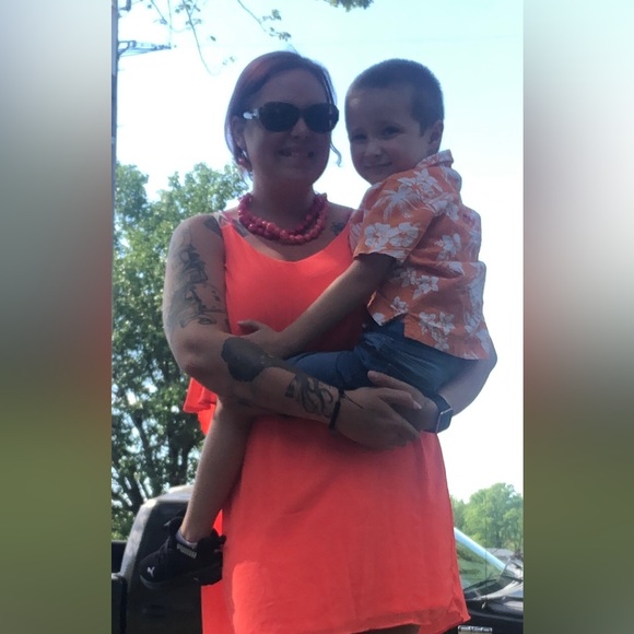 Meet your Posher, Taylor - Picture 4 of 5